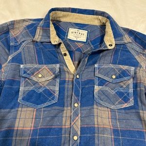 BKE Vintage style pearl snap flannel